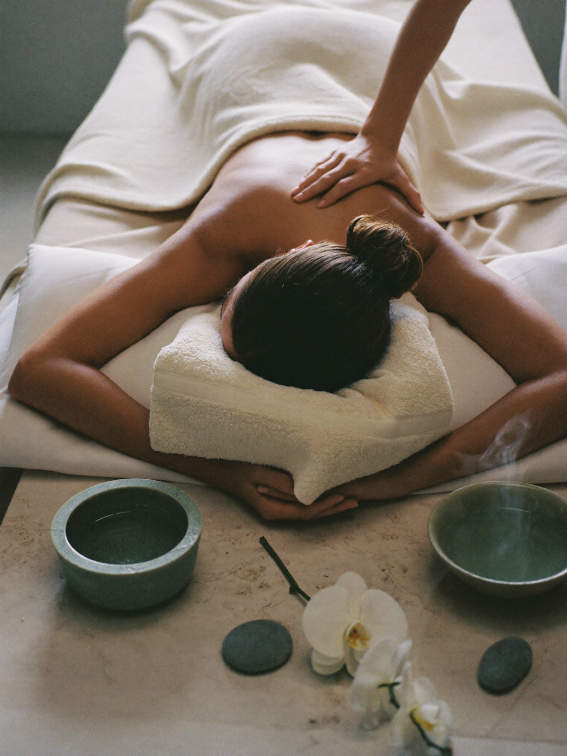 A serene private aesthetic clinic interior in Bangkok